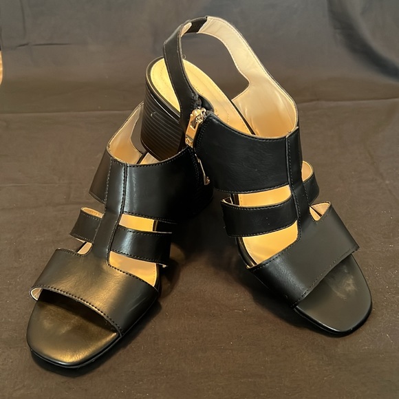 Liz Claiborne Bowen Heeled Sandals - Picture 9 of 12